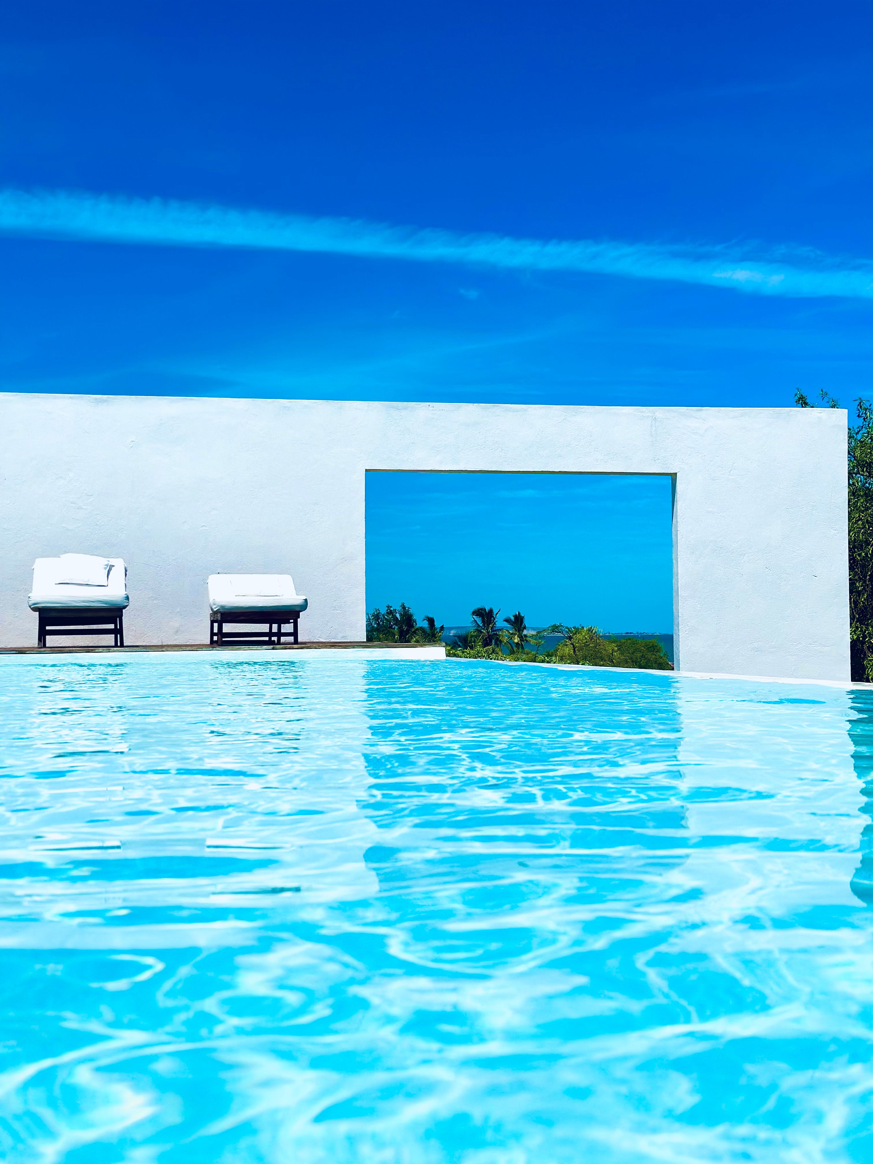 Riviera House and Grounds background